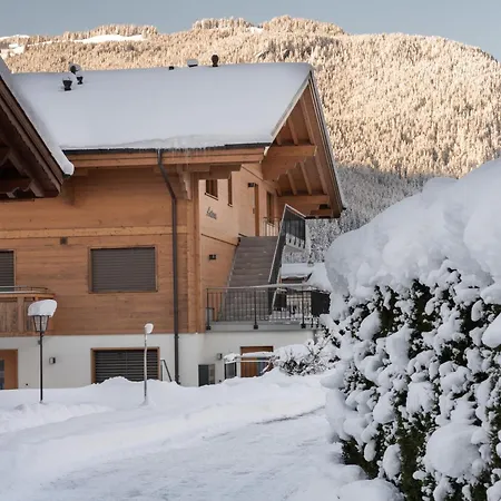 Chalet Alia And Apartments-grindelwald By Swiss