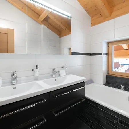 Alia And Apartments-grindelwald By Swiss