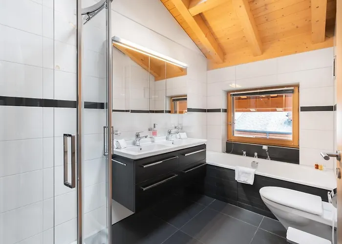 Chalet Alia And Apartments-grindelwald By Swiss *